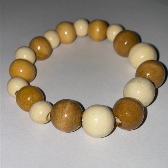 Cream and Tan Beaded Bracelet - Picture 2 of 3
